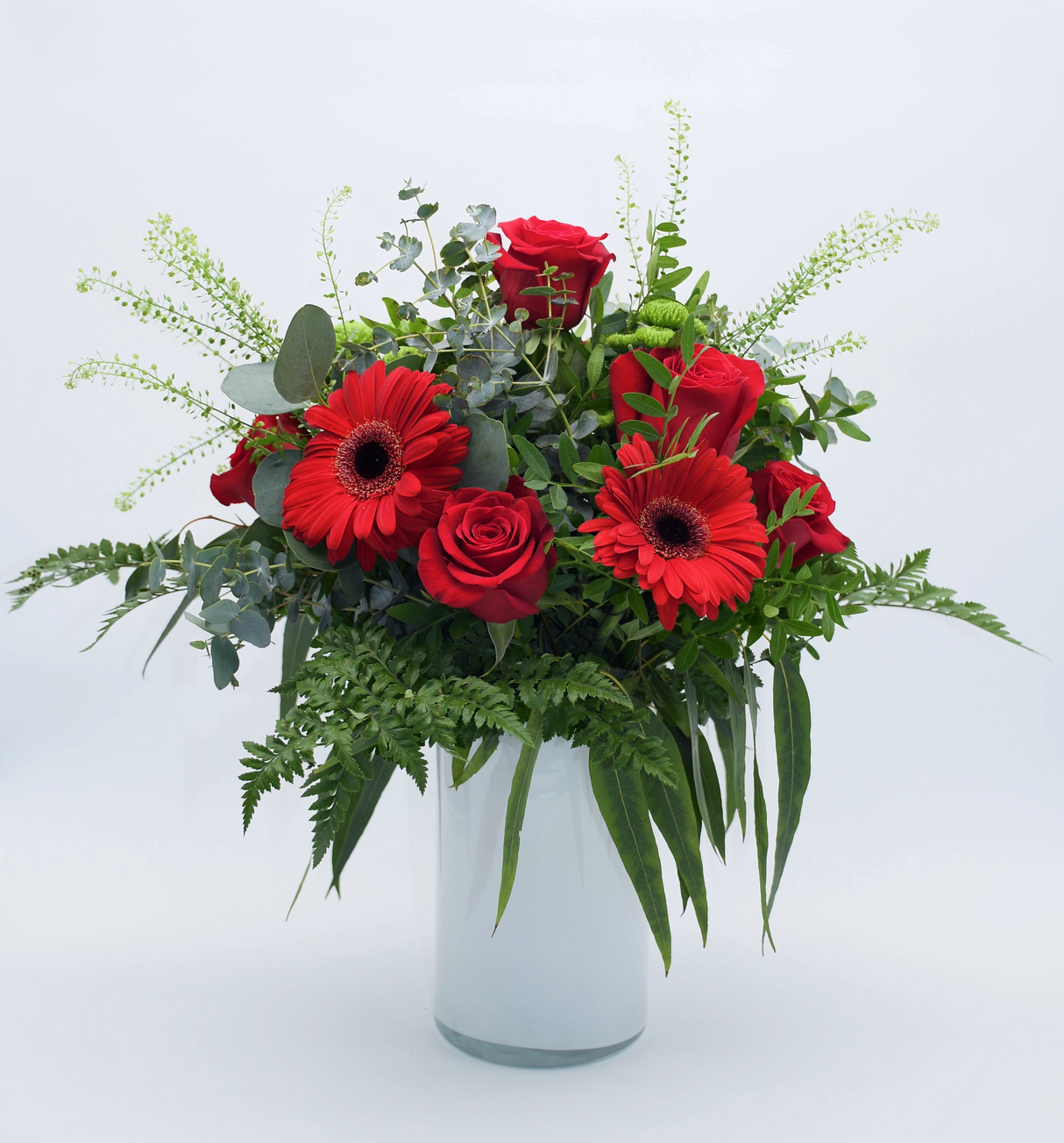 Ramo Gerbera Pasión: Rosas Rojas, Gerberas y Crisantemos